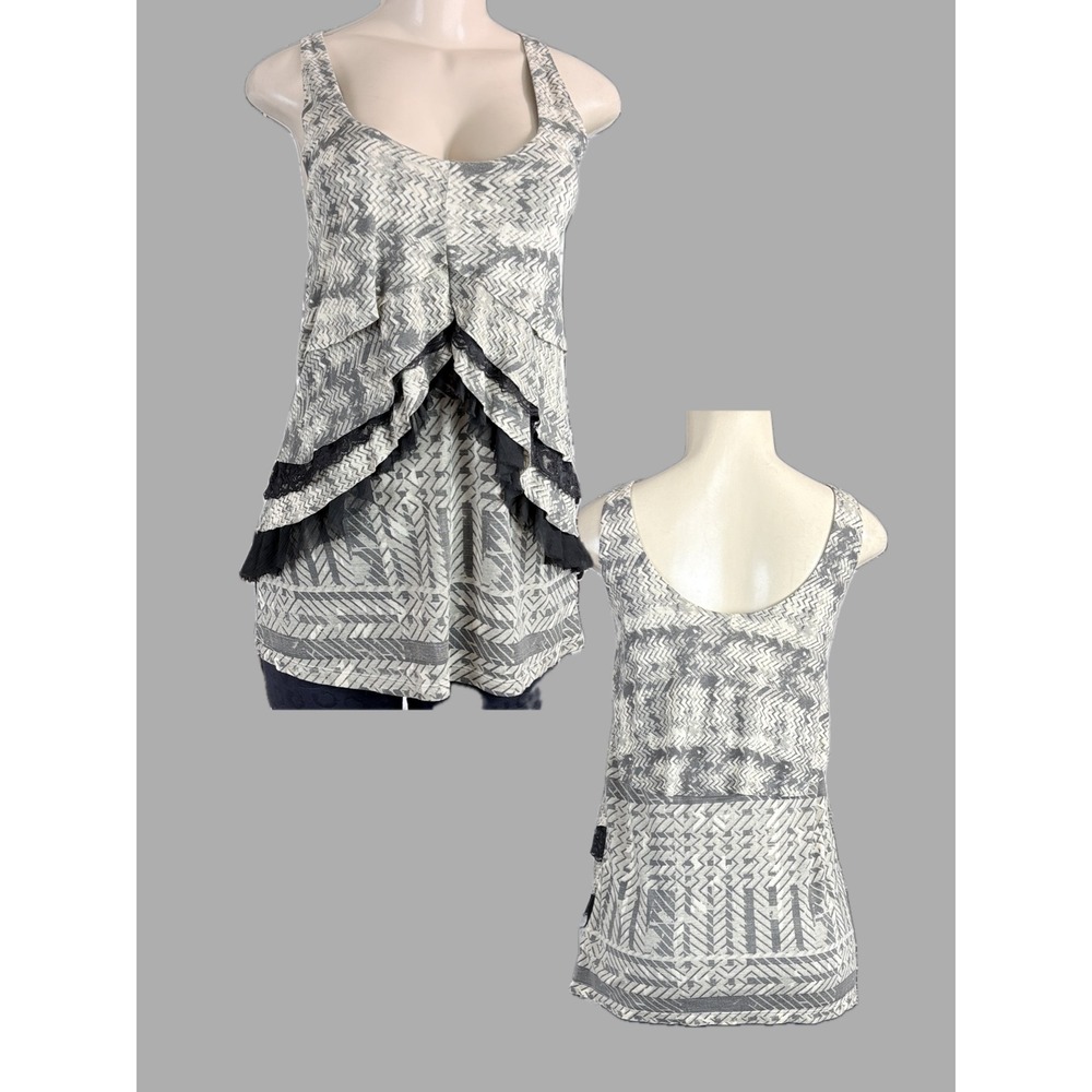 Silence + Noise Urban Outfitters L Gray Chevron Tiered Lace Mesh Trim Tank Top